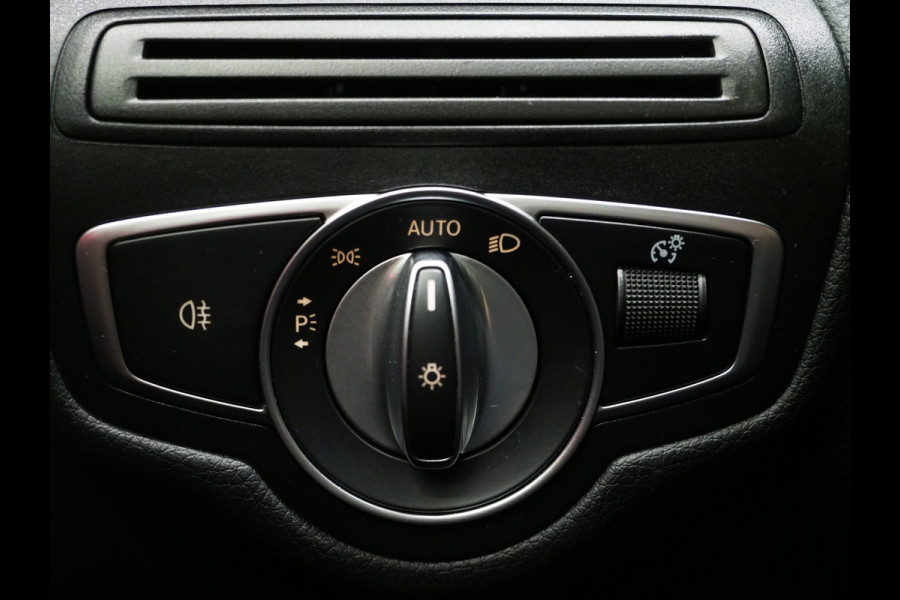 Mercedes-Benz GLC 300e 4MATIC Premium Plus | Panoramadak | Trekhaak | Burmester | 360 | Adaptive Cruise | Keyless