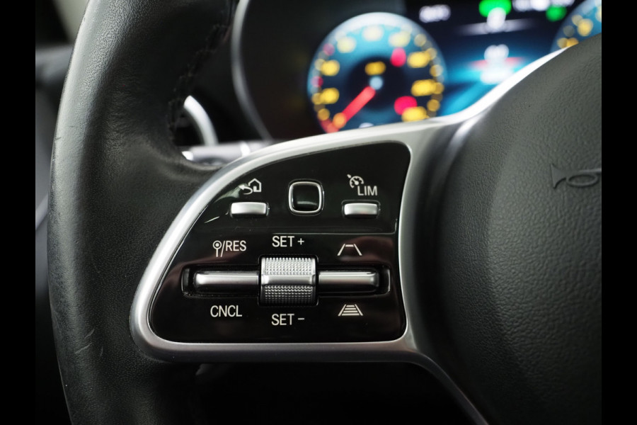 Mercedes-Benz GLC 300e 4MATIC Premium Plus | Panoramadak | Trekhaak | Burmester | 360 | Adaptive Cruise | Keyless