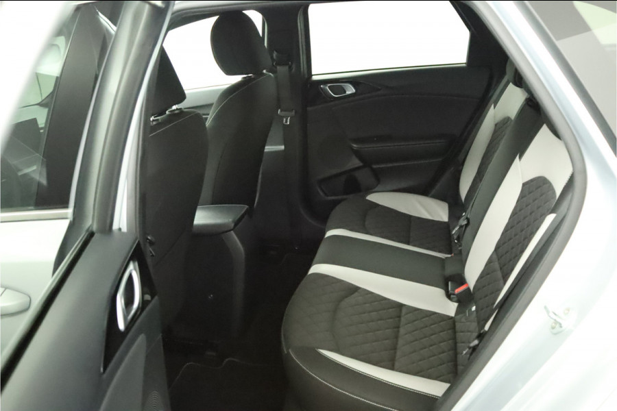 Kia Ceed Sportswagon 1.0 T-GDi GT-Line Edition Apple Carplay/ Android Auto - Cruise Control - Climate Control - Navigatie - Suede bekleding - Fabrieksgarantie tot 02-2028
