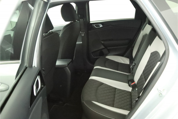Kia Ceed Sportswagon 1.0 T-GDi GT-Line Edition Apple Carplay/ Android Auto - Cruise Control - Climate Control - Navigatie - Suede bekleding - Fabrieksgarantie tot 02-2028