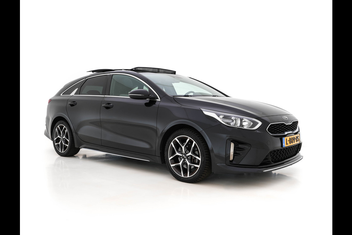 Kia ProCeed 1.5 T-GDi MHEV GT-Line Edition (INCL-BTW) Aut. *PANO | SPORT-SEATS | NAVI-FULLMAP | CAMERA | MICROFIBRE | ECC | SHIFT-PADDLES | PRIVACY-GLASS | LANE-ASSIST | TOWBAR | CARPLAY | PDC | CRUISE | 17''ALU*