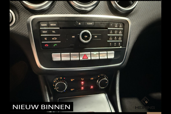 Mercedes-Benz A-Klasse 180 AMG Sport Edition. Automaat. Apple-carplay, camera. Hollandse auto met NAP