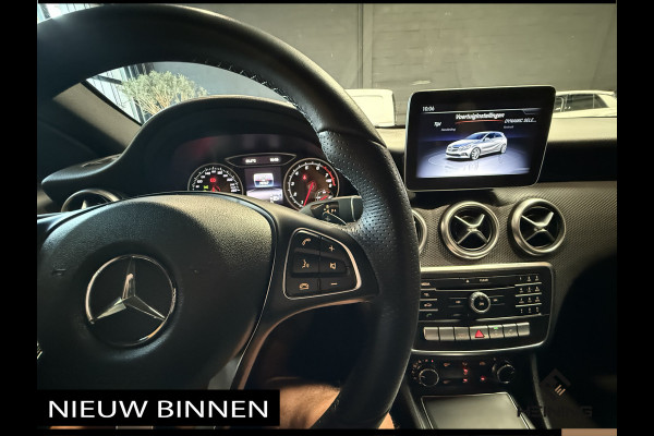 Mercedes-Benz A-Klasse 180 AMG Sport Edition. Automaat. Apple-carplay, camera. Hollandse auto met NAP