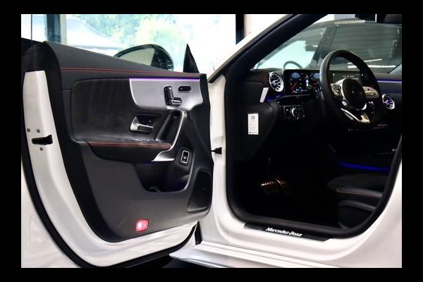 Mercedes-Benz CLA-Klasse 200 AMG|PANO|Ambient|TrkHk|Memory stoelen