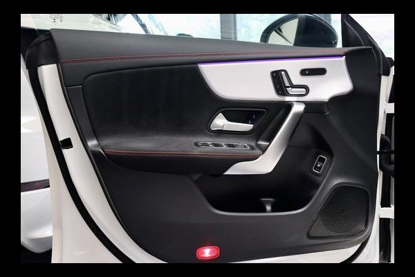 Mercedes-Benz CLA-Klasse 200 AMG|PANO|Ambient|TrkHk|Memory stoelen