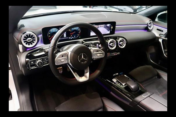 Mercedes-Benz CLA-Klasse 200 AMG|PANO|Ambient|TrkHk|Memory stoelen