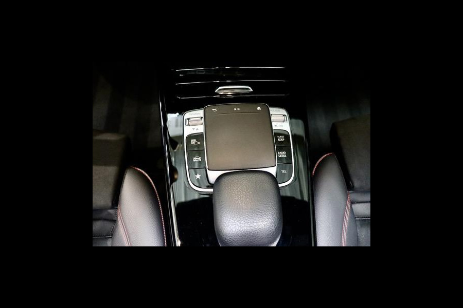 Mercedes-Benz CLA-Klasse 200 AMG|PANO|Ambient|TrkHk|Memory stoelen