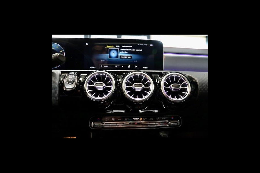 Mercedes-Benz CLA-Klasse 200 AMG|PANO|Ambient|TrkHk|Memory stoelen