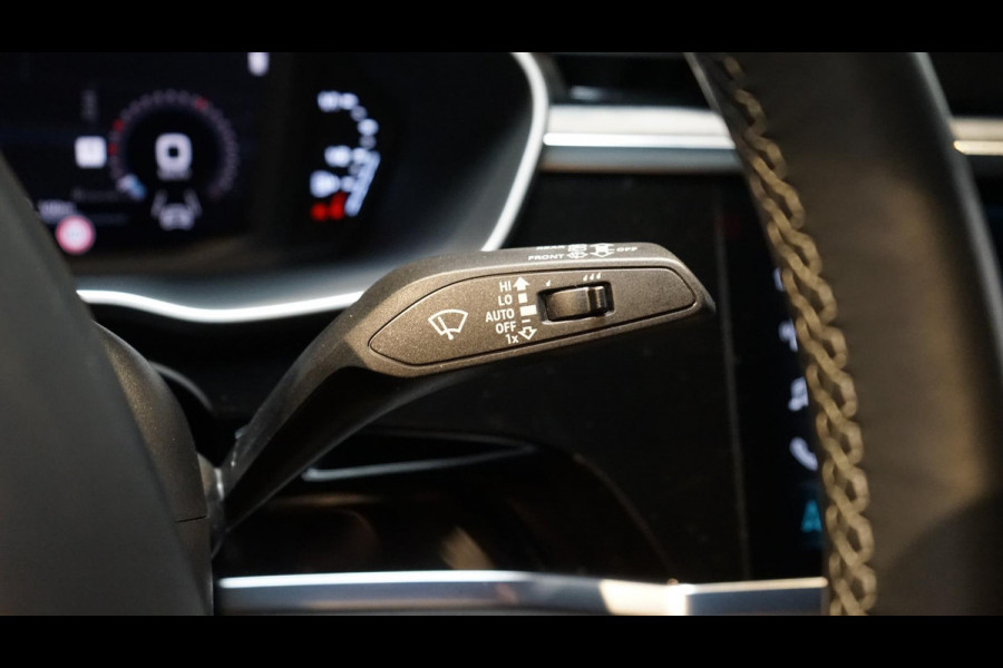 Audi Q3 35 TFSI 3x S-Line Black Optik AUTOMAAT-ACC-ALCANTARA-AUDI SOUND-AMBIANCE-CAMERA-DAB-DRIVE SELECT-KEYLESS-MATRIX LED