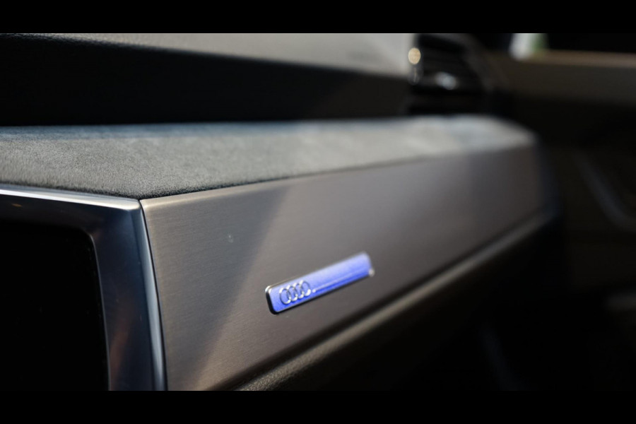 Audi Q3 35 TFSI 3x S-Line Black Optik AUTOMAAT-ACC-ALCANTARA-AUDI SOUND-AMBIANCE-CAMERA-DAB-DRIVE SELECT-KEYLESS-MATRIX LED