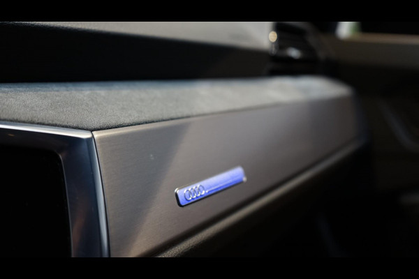 Audi Q3 35 TFSI 3x S-Line Black Optik AUTOMAAT-ACC-ALCANTARA-AUDI SOUND-AMBIANCE-CAMERA-DAB-DRIVE SELECT-KEYLESS-MATRIX LED
