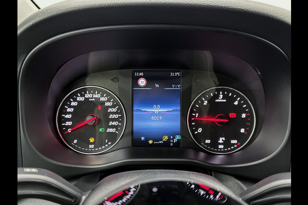 Mercedes-Benz Vito 116 CDI L2 Pro zwart Camera met parkeersensoren Trekhaak 2500kg Betimmering + laadvloer Stoelverwarming