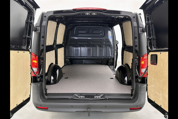 Mercedes-Benz Vito 116 CDI L2 Pro zwart Camera met parkeersensoren Trekhaak 2500kg Betimmering + laadvloer Stoelverwarming