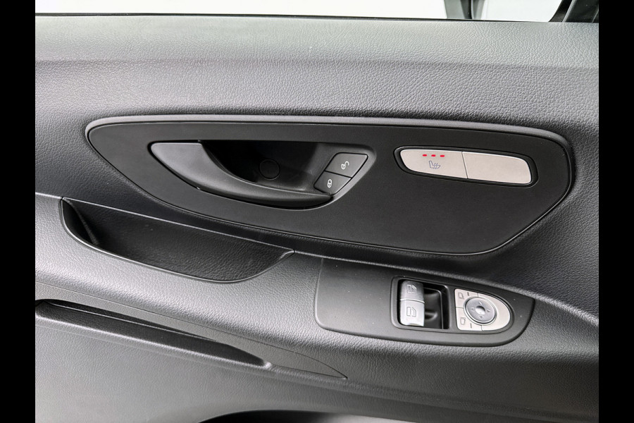 Mercedes-Benz Vito 116 CDI L2 Pro zwart Camera met parkeersensoren Trekhaak 2500kg Betimmering + laadvloer Stoelverwarming