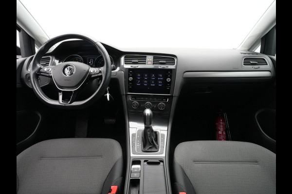 Volkswagen Golf 1.0 TSI 110pk DSG Comfortline Navigatie Trekhaak Camera Acc 335