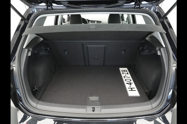 Volkswagen Golf 1.0 TSI 110pk DSG Comfortline Navigatie Trekhaak Camera Acc 335