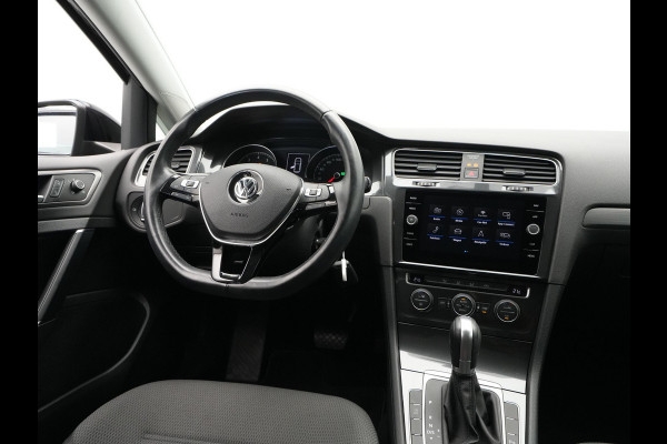 Volkswagen Golf 1.0 TSI 110pk DSG Comfortline Navigatie Trekhaak Camera Acc 335