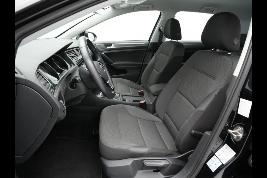 Volkswagen Golf 1.0 TSI 110pk DSG Comfortline Navigatie Trekhaak Camera Acc 335