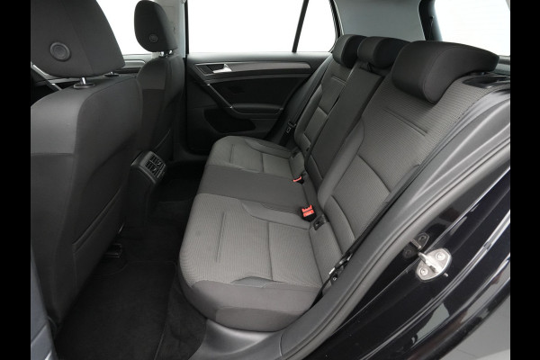 Volkswagen Golf 1.0 TSI 110pk DSG Comfortline Navigatie Trekhaak Camera Acc 335