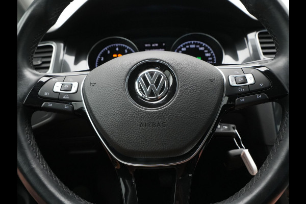 Volkswagen Golf 1.0 TSI 110pk DSG Comfortline Navigatie Trekhaak Camera Acc 335