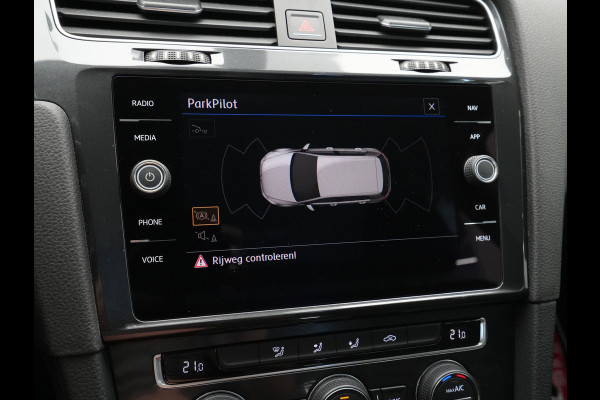 Volkswagen Golf 1.0 TSI 110pk DSG Comfortline Navigatie Trekhaak Camera Acc 335