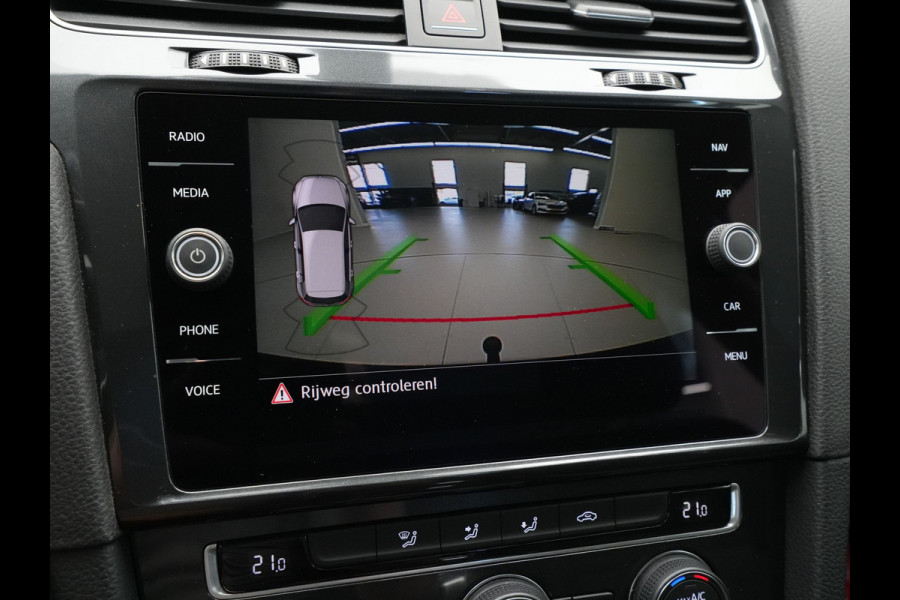 Volkswagen Golf 1.0 TSI 110pk DSG Comfortline Navigatie Trekhaak Camera Acc 335