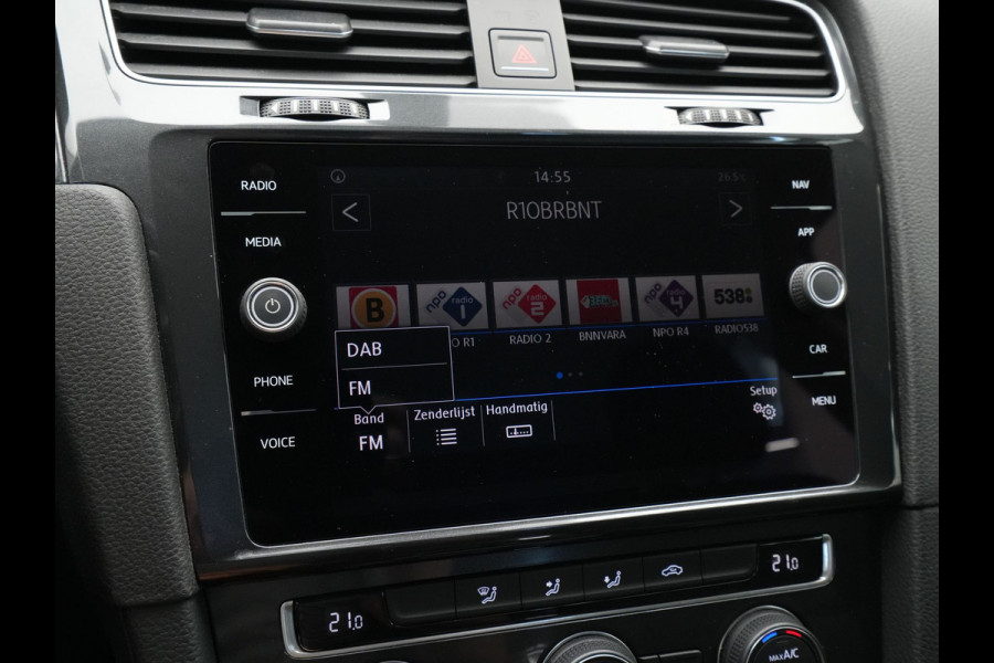 Volkswagen Golf 1.0 TSI 110pk DSG Comfortline Navigatie Trekhaak Camera Acc 335