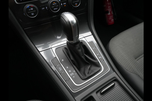Volkswagen Golf 1.0 TSI 110pk DSG Comfortline Navigatie Trekhaak Camera Acc 335