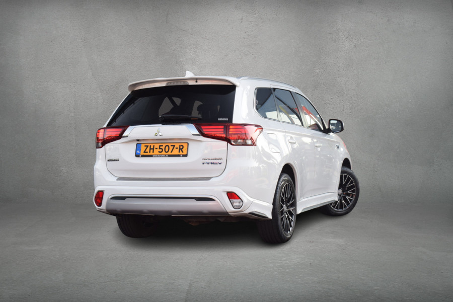 Mitsubishi Outlander 2.4 PHEV Pure | Apple Carplay | Camera | Keyless | Leer