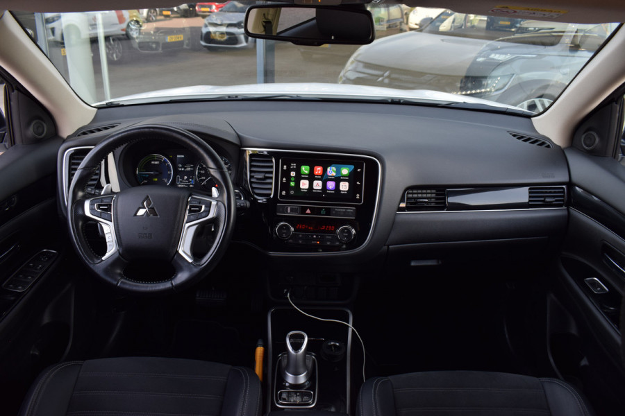 Mitsubishi Outlander 2.4 PHEV Pure | Apple Carplay | Camera | Keyless | Leer