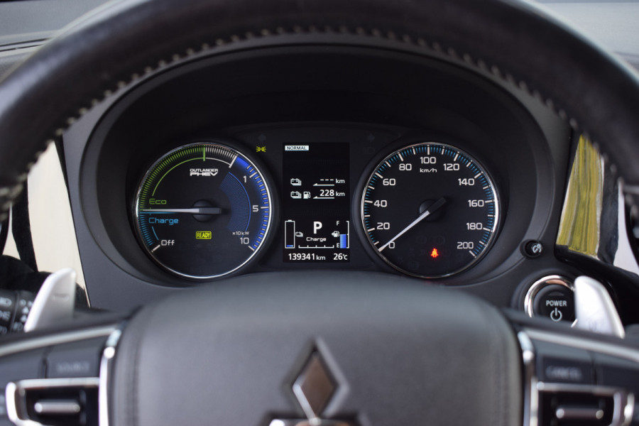 Mitsubishi Outlander 2.4 PHEV Pure | Apple Carplay | Camera | Keyless | Leer