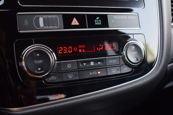 Mitsubishi Outlander 2.4 PHEV Pure | Apple Carplay | Camera | Keyless | Leer