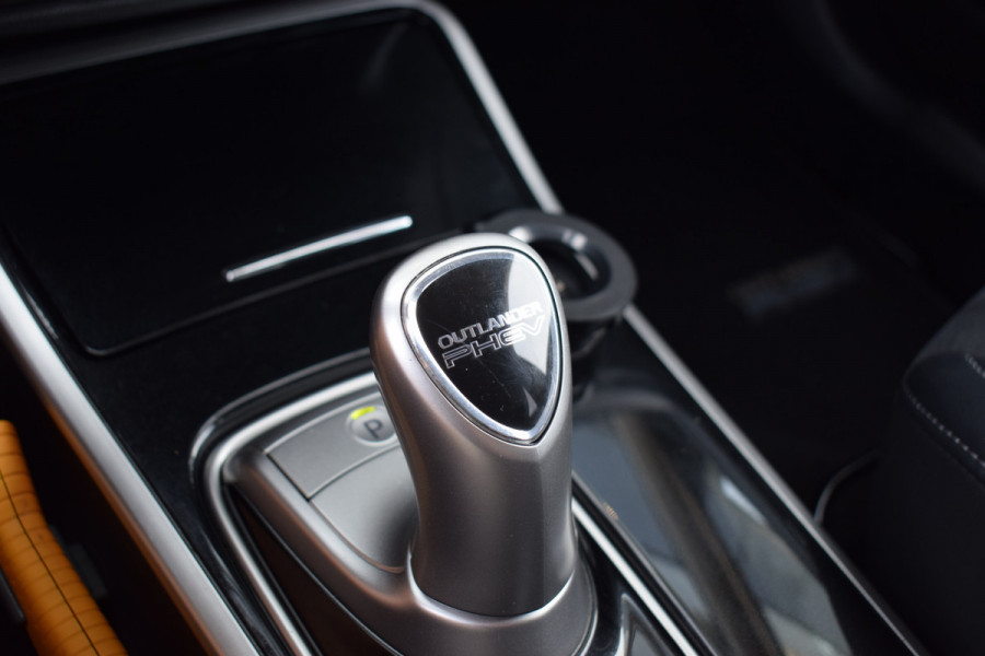 Mitsubishi Outlander 2.4 PHEV Pure | Apple Carplay | Camera | Keyless | Leer