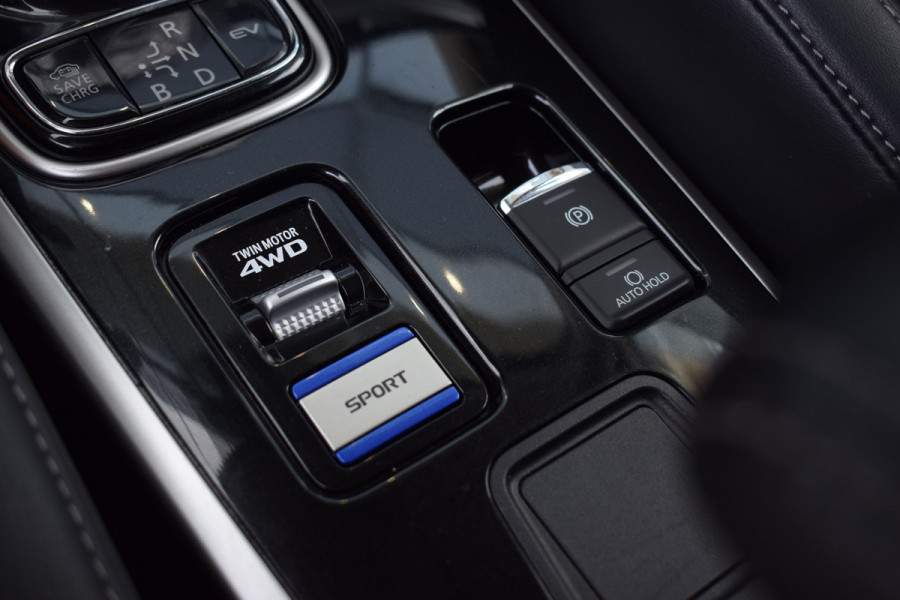 Mitsubishi Outlander 2.4 PHEV Pure | Apple Carplay | Camera | Keyless | Leer