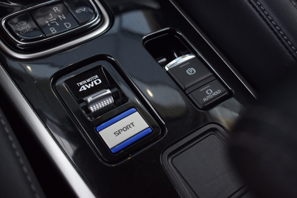Mitsubishi Outlander 2.4 PHEV Pure | Apple Carplay | Camera | Keyless | Leer