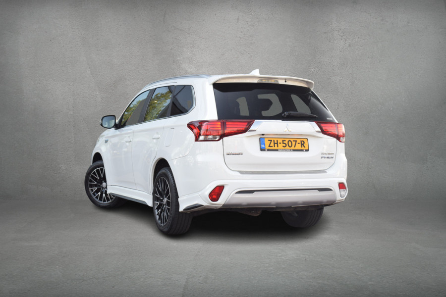 Mitsubishi Outlander 2.4 PHEV Pure | Apple Carplay | Camera | Keyless | Leer