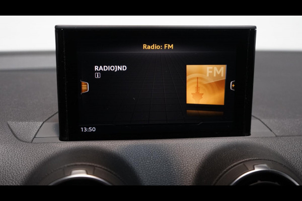 Audi Q2 35 TFSI Sport AUTOMAAT-AMBIANCE-CARPLAY-CLIMA-CRUISE-FULL LED-PDC-STOELVERWARMING