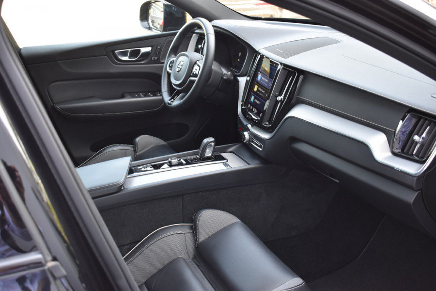 Volvo XC60 T8 AWD 405PK Plug-in Hybrid Polestar Engineered | 360 Camera | 22" LMV | ACC | H&K | Panoramadak