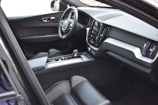 Volvo XC60 T8 AWD 405PK Plug-in Hybrid Polestar Engineered | 360 Camera | 22" LMV | ACC | H&K | Panoramadak