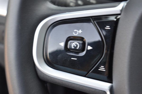 Volvo XC60 T8 AWD 405PK Plug-in Hybrid Polestar Engineered | 360 Camera | 22" LMV | ACC | H&K | Panoramadak