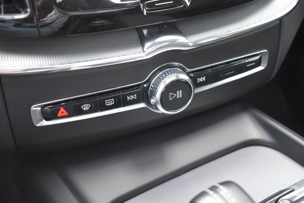 Volvo XC60 T8 AWD 405PK Plug-in Hybrid Polestar Engineered | 360 Camera | 22" LMV | ACC | H&K | Panoramadak