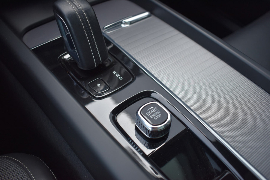 Volvo XC60 T8 AWD 405PK Plug-in Hybrid Polestar Engineered | 360 Camera | 22" LMV | ACC | H&K | Panoramadak