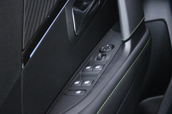 Peugeot 208 1.2 Hybrid 145PK e-DCS6 GT | NAVIGATIE | DRAADLOZE APPLE CARPLAY/ANDROID AUTO | CAMERA VOOR + ACHTER | FULL LED KOPLAMPEN | LICHTMETALEN VELGEN 17" | DODEHOEK DETECTIE | DRAADLOZE TELEFOONLADER | KEYLESS ENTRY/START | DAB+ RADIO | ADAPTIVE CRUISE CONTROL |