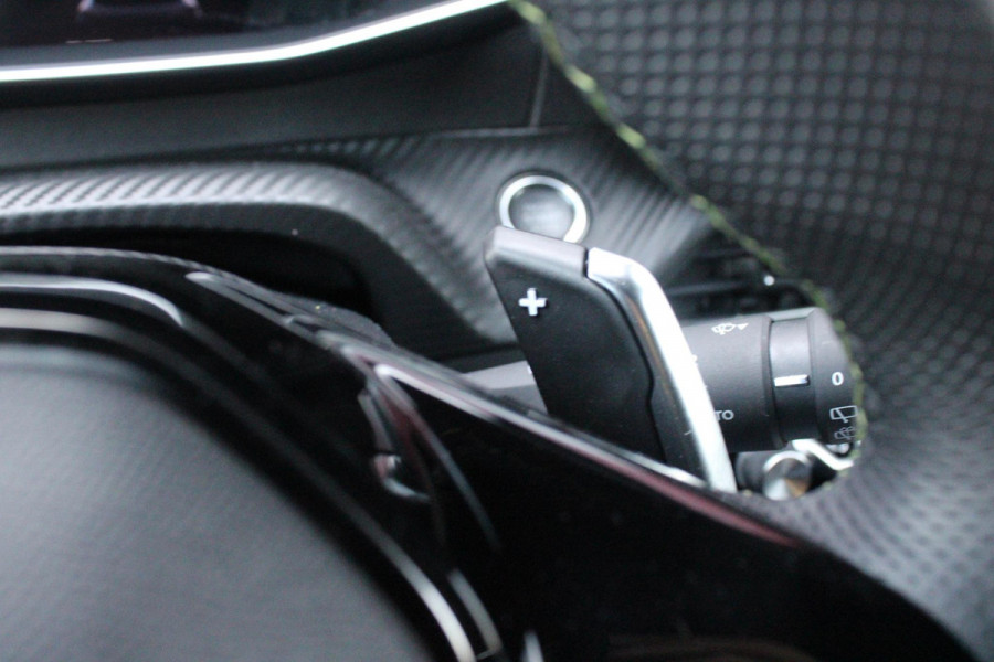 Peugeot 208 1.2 Hybrid 145PK e-DCS6 GT | NAVIGATIE | DRAADLOZE APPLE CARPLAY/ANDROID AUTO | CAMERA VOOR + ACHTER | FULL LED KOPLAMPEN | LICHTMETALEN VELGEN 17" | DODEHOEK DETECTIE | DRAADLOZE TELEFOONLADER | KEYLESS ENTRY/START | DAB+ RADIO | ADAPTIVE CRUISE CONTROL |