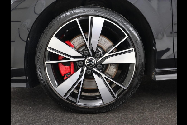 Volkswagen Golf 1.4 eHybrid GTE | Stoel & stuurverwarming | Adaptive cruise | Sfeerverlichting | Carplay | LED Plus | Sportstoelen | Parkeerhulp | PHEV | Plug In