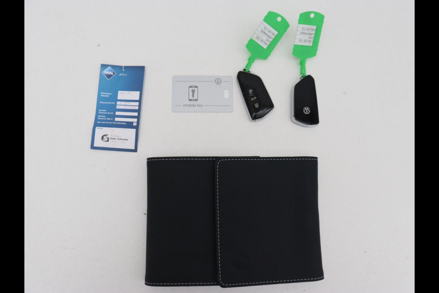 Volkswagen Golf 1.4 eHybrid GTE | Stoel & stuurverwarming | Adaptive cruise | Sfeerverlichting | Carplay | LED Plus | Sportstoelen | Parkeerhulp | PHEV | Plug In
