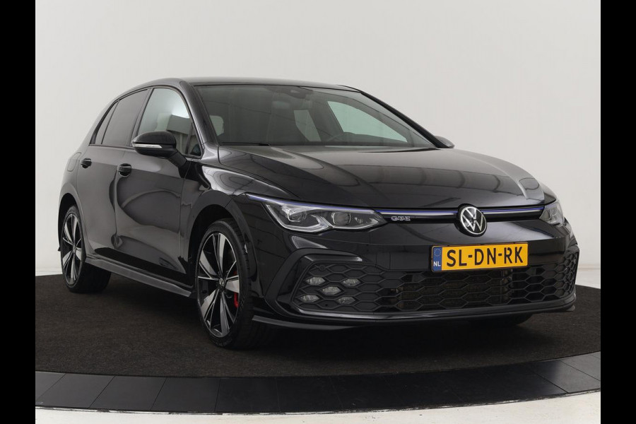 Volkswagen Golf 1.4 eHybrid GTE | Stoel & stuurverwarming | Adaptive cruise | Sfeerverlichting | Carplay | LED Plus | Sportstoelen | Parkeerhulp | PHEV | Plug In