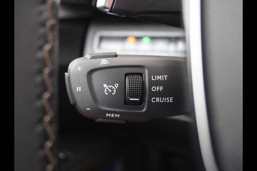 Peugeot 3008 1.6 HYbrid4 300 GT VAN: 31.900,- VOOR: 27.877,- UW HERFSTVOORDEEL: 4.023,- LEDER/ALCANTARA | 360 CAMERA | RIJKLAAR INCL. 12 MND. BOVAGGARANTIE