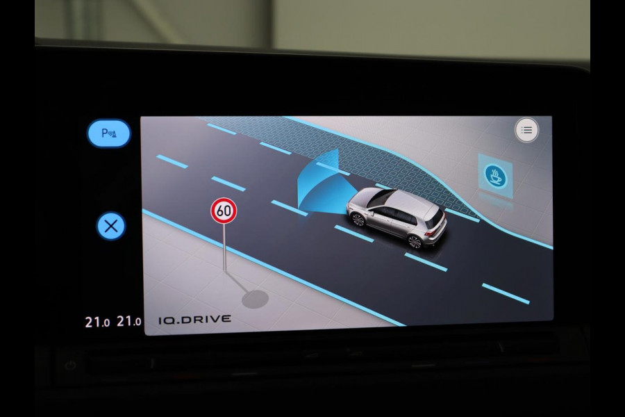 Volkswagen Golf 2.0 TSI GTI | Carplay | Sfeerverlichting | LED Plus | Sportstoelen | Parkeerhulp | Cruise control | Digital Cockpit | Climate control
