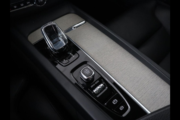 Volvo XC60 2.0 Recharge T6 AWD Inscription | Panoramadak | Leder | Head-Up | Stoel & stuurverwarming | 360 Camera | Harman/Kardon | Carplay | Navigatie | Adaptive cruise | PHEV | Plug In